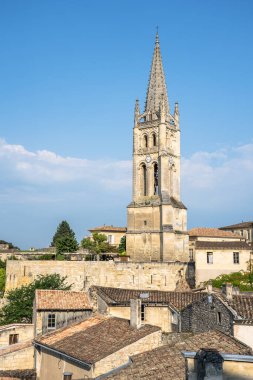 Bordeaux yakınlarındaki Saint Emilion Fransız köyü, Unesco mirası.