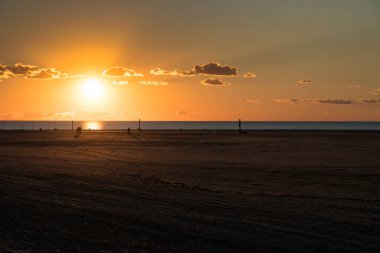 Almanya 'nın Bataklık-Peter-Tarikatı' nda Kuzey Denizi 'nde gün batımından sonra
