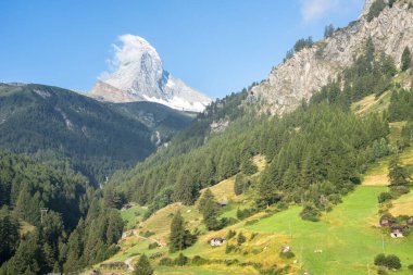 Alp manzarası ünlü Matterhorn tepesi, Zermatt, İsviçre