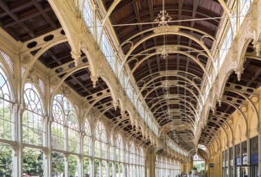 Maxim Gorky 'nin Marianske Lazne, Çek Cumhuriyeti' ndeki ana sütunları.