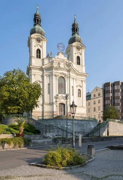 Famosa Iglesia Santa María Magdalena Ciudad Turística Karlovy Vary República — Foto de Stock