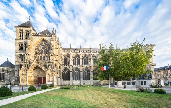 프랑스어 Cathdrale Saint Etienne Chlons 프랑스 샹파뉴에 가톨릭 교회이다 — 스톡 사진