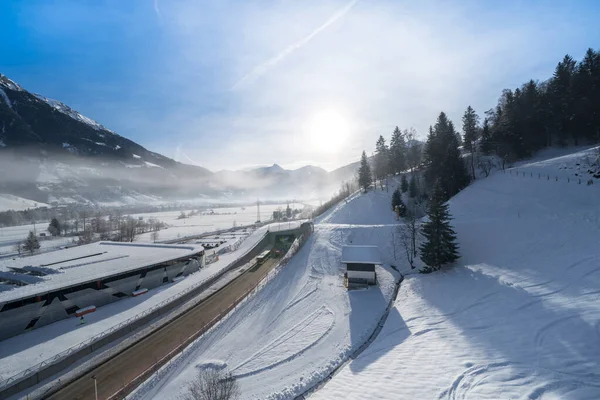 Piękny Krajobraz Gór Śniegu Słoneczny Dzień — Zdjęcie stockowe