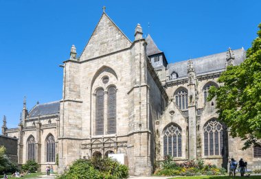 Dinan, Fransa 'daki St. Sauveur Katedrali (Basilique Saint-Sauveur)