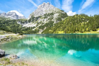 Seebensee Gölü ve Dragonkopf Tepesi, Ehrwald, Avusturya