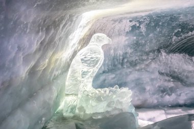 Zermatt, İsviçre 'deki dünyaca ünlü Matterhorn buzul cenneti.