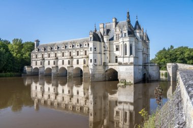 Ünlü ortaçağ kalesi Chateau de Chenonceau, Fransa
