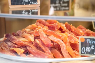 Doğu tatlıları, doğu pazarında kurutulmuş meyveler.