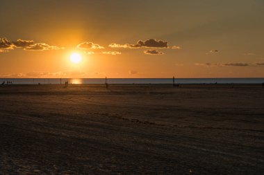 Almanya 'nın Bataklık-Peter-Tarikatı' nda Kuzey Denizi 'nde gün batımından sonra