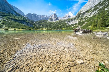 Seebensee Gölü ve Dragonkopf Tepesi, Ehrwald, Avusturya