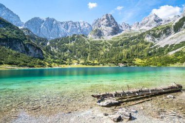 Seebensee Gölü ve Dragonkopf Tepesi, Ehrwald, Avusturya