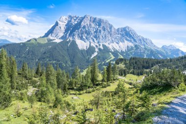 Almanya 'daki Zugspitze kalabalığına bakın
