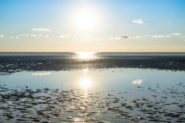 Ebb Kuzey Denizi 'nde, Almanya' da Peter Tarikatı 'nda.