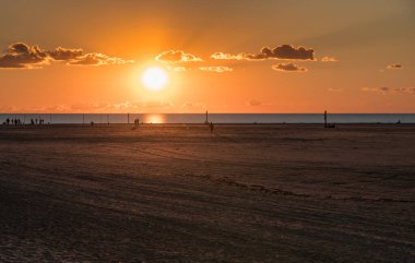Almanya 'nın Bataklık-Peter-Tarikatı' nda Kuzey Denizi 'nde gün batımından sonra
