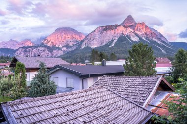 Almanya 'daki Zugspitze kalabalığına bakın