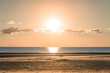 Almanya 'nın Bataklık-Peter-Tarikatı' nda Kuzey Denizi 'nde gün batımından sonra