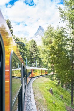 Zermatt 'tan Gornergrat, İsviçre' ye ünlü çark treni.