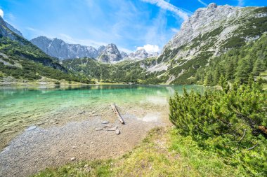 Seebensee Gölü ve Dragonkopf Tepesi, Ehrwald, Avusturya