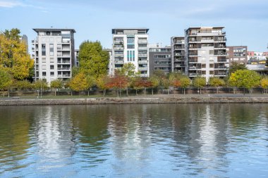 Osthafen - Frankfurt, Almanya 'nın ana nehrin kıyısındaki modern yerleşim alanı