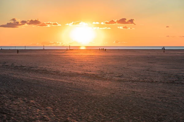 Almanya 'nın Bataklık-Peter-Tarikatı' nda Kuzey Denizi 'nde gün batımından sonra