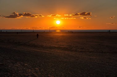 Almanya 'nın Bataklık-Peter-Tarikatı' nda Kuzey Denizi 'nde gün batımından sonra