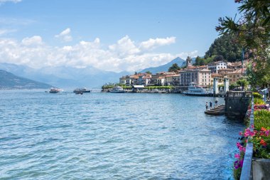 Como Gölü üzerindeki ünlü Bellagio köyü, İtalya