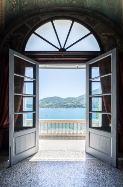 Como Gölü, İtalya 'da ünlü Villa Carlotta