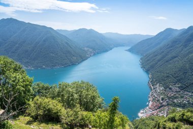 Argegno, İtalya yakınlarındaki Lago di Como (Como Gölü) panorama manzarası