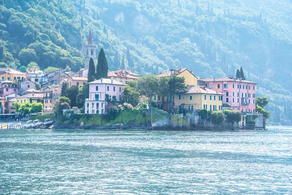 意大利科莫湖畔著名的瓦伦纳镇 — 图库照片