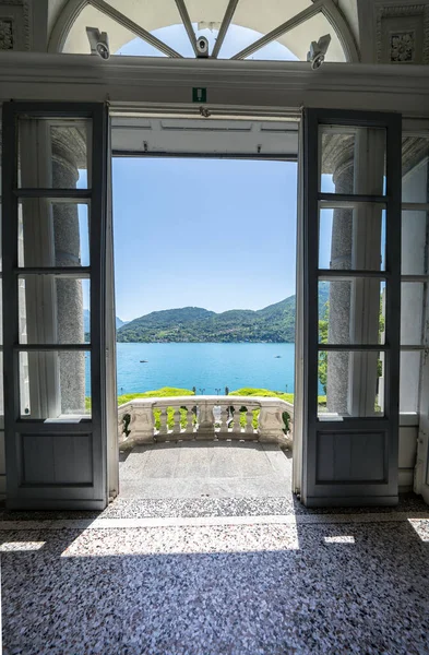 意大利科莫湖畔著名的卡洛塔别墅 图库图片