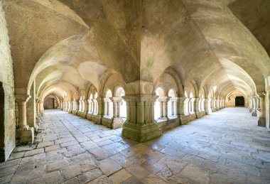 Fontenay, Fransa 'nın ünlü Manastırı