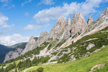 Meşhur Sella Grubu yazın kalabalık, Güney Tyrol, İtalya