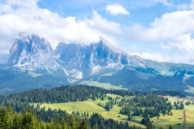 Dünyaca ünlü Seiser Alm (Alpe di Siusi), Güney Tyrol, İtalya.