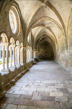 Abbaye de Fontfroide, Fransa 'nın dünyaca ünlü manastırı.