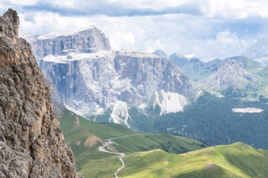 Meşhur Sella Grubu yazın kalabalık, Güney Tyrol, İtalya