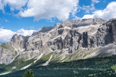 Meşhur Sella Grubu yazın kalabalık, Güney Tyrol, İtalya