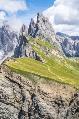 Dünyaca ünlü Seceda zirvesi Dolomite Alpleri, Güney Tyrol (Alto Adige), İtalya