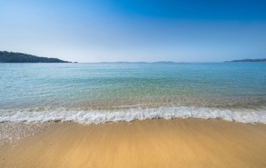 Fransız Rivierası, Fransa 'da turkuaz suyla ünlü Plage de Jean Blanc