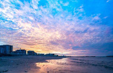 Günbatımı Gökyüzü Alacakaranlık Gecesinde, Rimini, İtalya