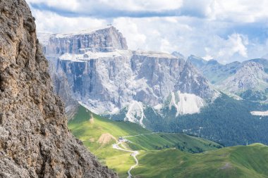 Meşhur Sella Grubu yazın kalabalık, Güney Tyrol, İtalya