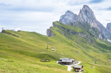 Dünyaca ünlü Seceda zirvesi Dolomite Alpleri, Güney Tyrol (Alto Adige), İtalya