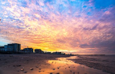 Günbatımı Gökyüzü Alacakaranlık Gecesinde, Rimini, İtalya