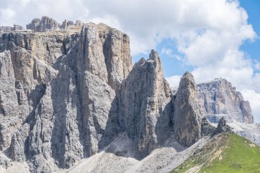 Meşhur Sella Grubu yazın kalabalık, Güney Tyrol, İtalya