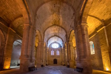 Abbaye de Fontfroide, Fransa 'nın dünyaca ünlü manastırı.