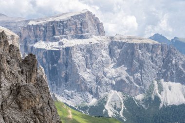 Meşhur Sella Grubu yazın kalabalık, Güney Tyrol, İtalya