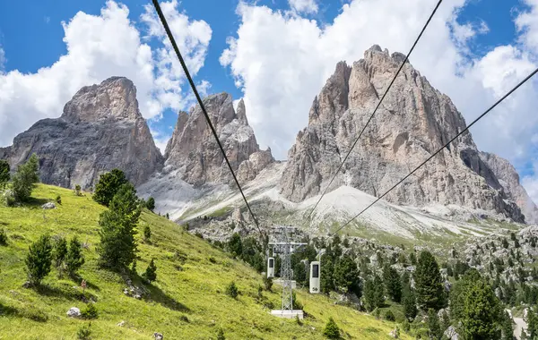 Dünyaca ünlü Seiser Alm (Alpe di Siusi), Güney Tyrol, İtalya.