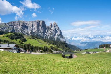 Seiser Alm (Alpe di Siusi) Sciliar (Schlern), Güney Tyrol, İtalya