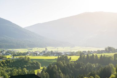 Dolomites Dağı, Güney Tyrol, İtalya 'nın manzaralı panoramik manzarası