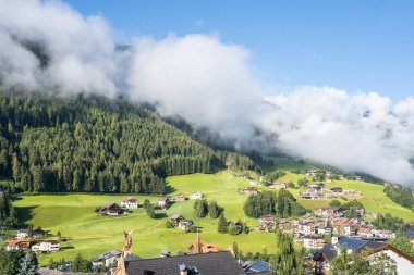 Dünyaca ünlü Seiser Alm (Alpe di Siusi), Güney Tyrol, İtalya.