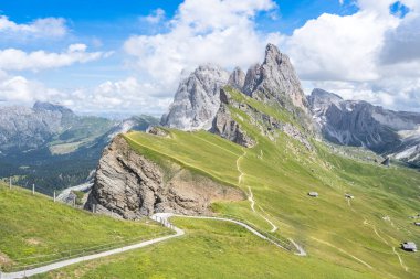 Dünyaca ünlü Seceda zirvesi Dolomite Alpleri, Güney Tyrol (Alto Adige), İtalya